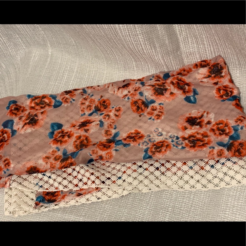 Lace and flowers infinity scarf 💕💫